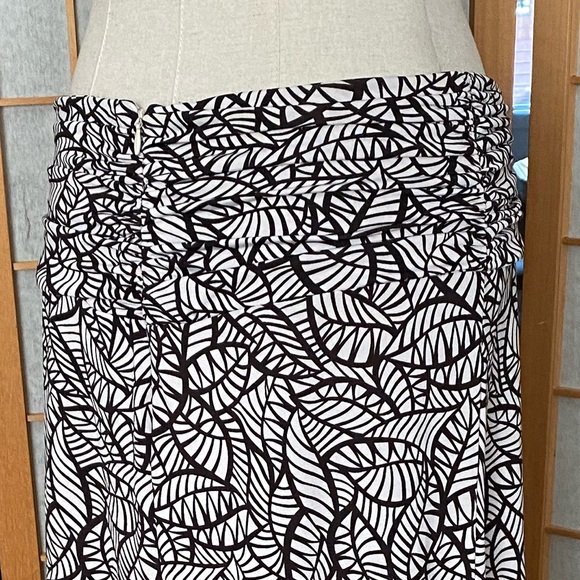 Lapis Leaf Print Brown & Tan Stretch Maxi Skirt SZ L - Picture 8 of 9
